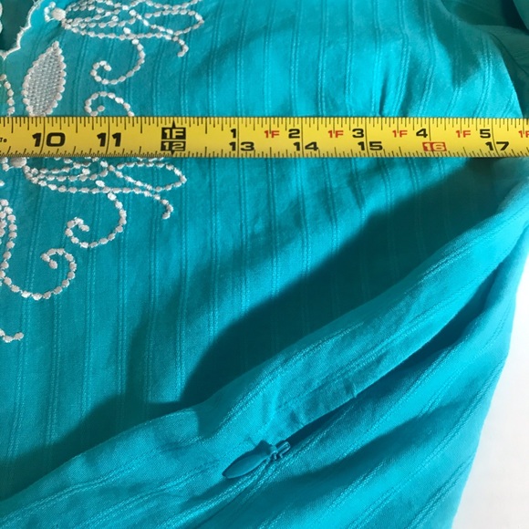 Banana Republic PM Embroidered Turquoise Top NWOT - Picture 3 of 7